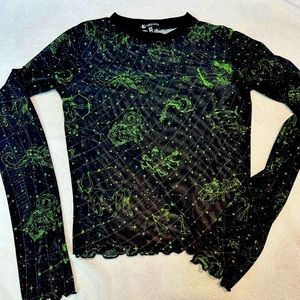 Horoscopez mesh zodiac lettuce trim top